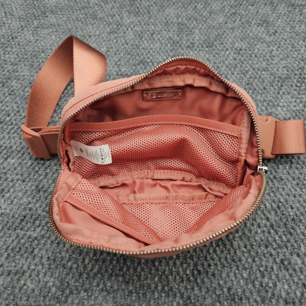 Lululemon Pink Everywhere Belt Bag Fanny Pack Crossbody Athletic 1L Adjustable - Picture 4 of 7